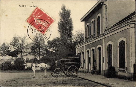 Ak Baugé Maine et Loire, La Gare, vue extérieure, chariot à cheval