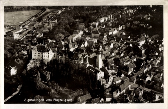 Ak Sigmaringen an der Donau, Fliegeraufnahme, Schloss