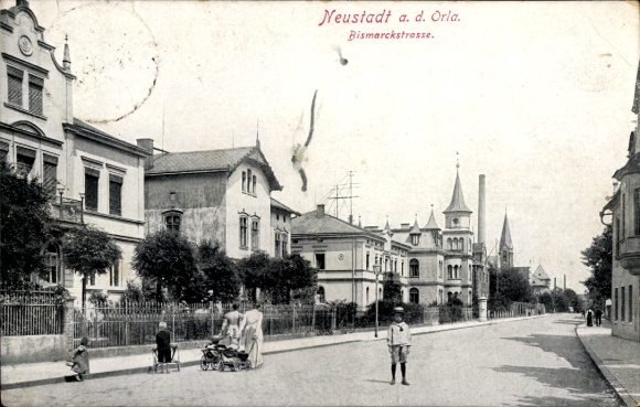 Ak Neustadt an der Orla, Neustadt a. d. Orla, Bismarckstraße,  Architektur