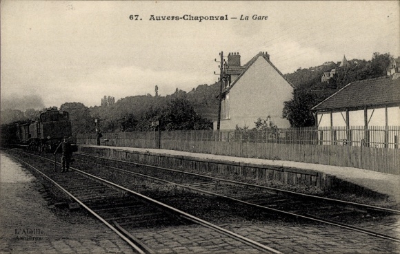 Postcard Chaponval Auvers sur Oise Val d'Oise, Gare