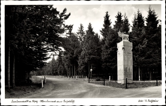 Postcard Frauenwald am Rennsteig Ilmenau in Thuringia, Monument am Bohrstuhl