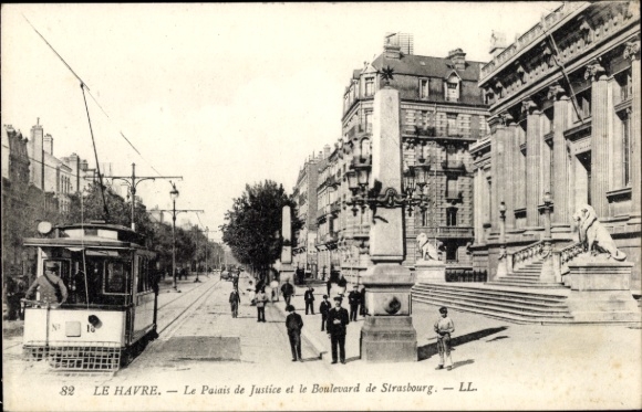 Postcard Le Havre Seine Maritime, Le palais de Justice, Boulevard de Strasbourg, Tram