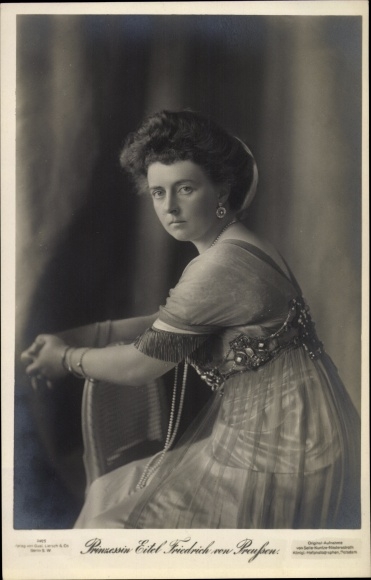 Postcard Duchess Sophie Charlotte, wife of Prince Eitel Friedrich of Prussia