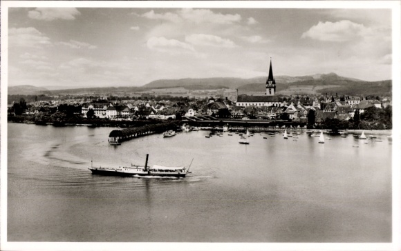 Ak Radolfzell am Bodensee, panoramisch uitzicht op Radolfzell, kerktoren, boten op het water, schip
