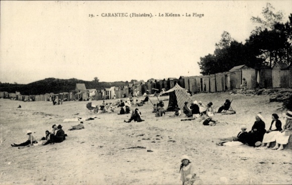 KP Carantec Finistère, plaża ludzi na plaży, domki na plaży