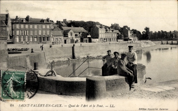Ak Saint Valery en Caux Seine Maritime, Quai de l'Art, Pont