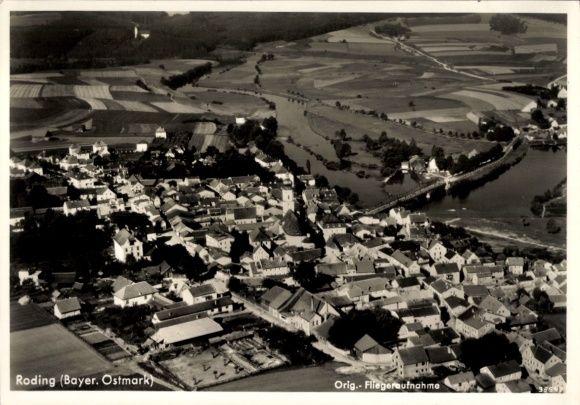 Ak Roding in der Oberpfalz, Luftaufnahme von Roding, Dorfansicht, Landwirtschaft, Wasserlandschaf