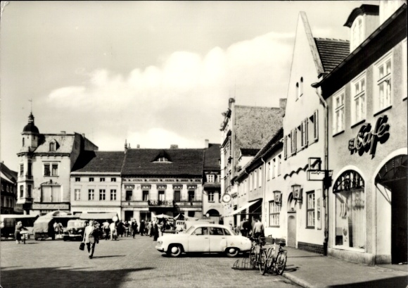 KP Senftenberg w Dolnych Łużycach, impreza na Placu Przyjaźni, lodziarnia