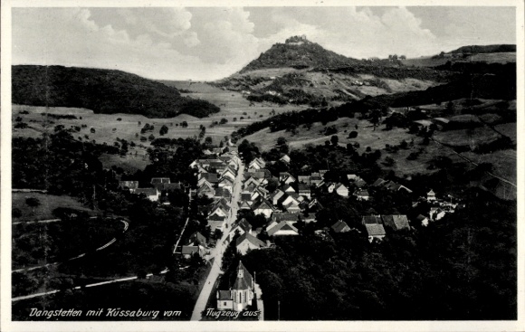 Ak Dangstetten Küssaberg im Klettgau, Luftaufnahme von  Küssaburg, Landschaft, Häuser