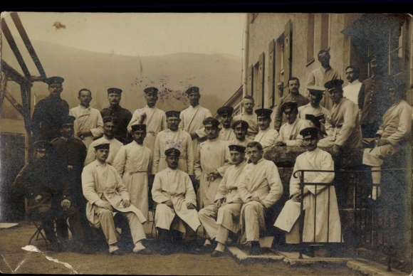 Postcard Ort Kochel am See Upper Bavaria, men in white coats and caps stand and sit in front of...