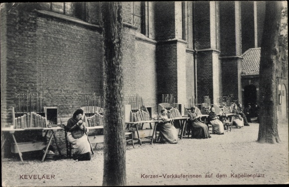 PC Kevelaer on the Lower Rhine, candle sellers on Kapellenplatz