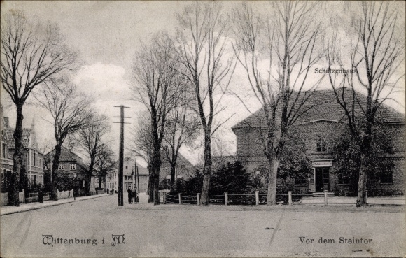 PC Wittenburg in Mecklenburg, in front of the stone gate, Schützenhaus