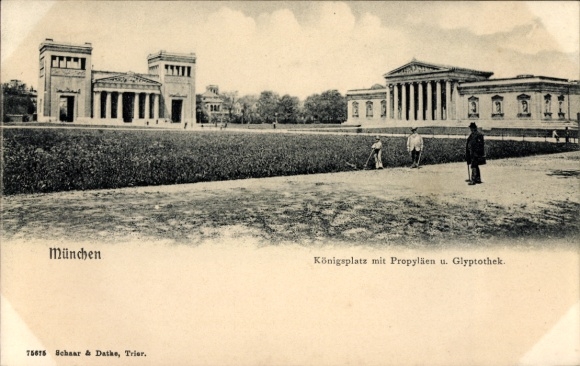 Postcard Munich, Königsplatz with Propylaea and Glyptothek
