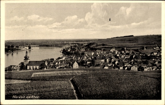 Postcard Nierstein am Rhein, Nierstein am Rhein, ships on the Rhine, church tower, houses, vineyards