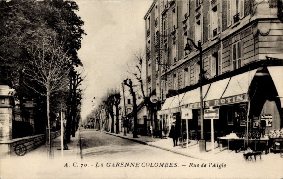 Postcard La Garenne Colombes Hauts de Seine, street with trees, shop, from Rue de l'Aigle