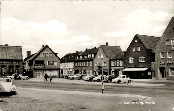 Ak Dahlenburg op de Lüneburger Heide. Marktplein, Pension Wilke, wijkspaarbank