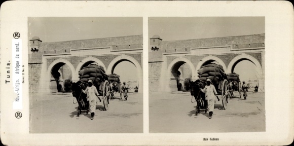 Stereo photo Tunis Tunisia, gate, Arabs with horse carts