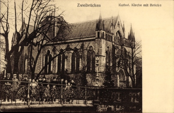 Postcard Zweibrücken in the Palatinate, Catholic Church, bridge, crowds