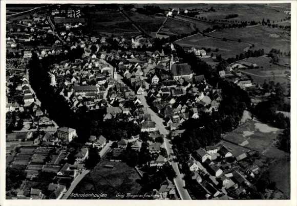 Ak Schrobenhausen in Oberbayern, Luftaufnahme von  zahlreiche Häuser, Grünflächen