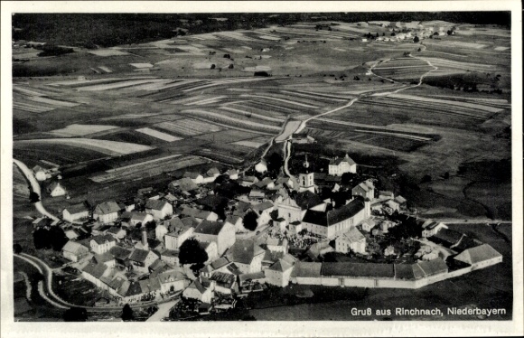 Ak Rinchnach Neder-Beieren, luchtfoto van velden, huizen, kerk