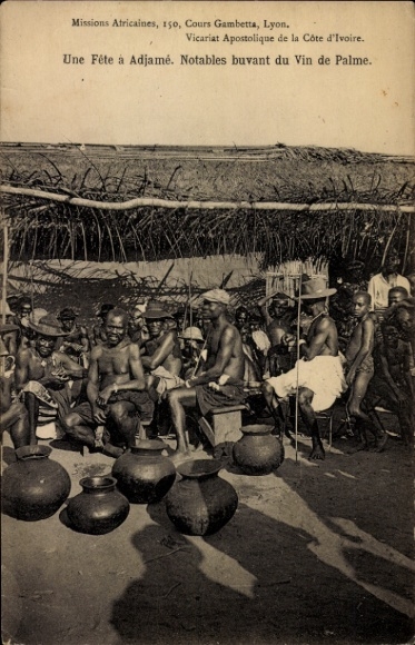 Ak Adjame Elfenbeinküste, Missions Africaines, Notables buvant du Vin de Palme