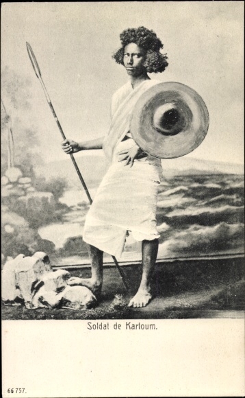 Postcard Egypt, Soldier de Kartoum, warrior with spear and shield