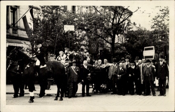 Foto Ak Karlsruhe in Baden, Wagner-Innung, Festwagen, Handwerkertag 1927
