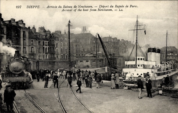 Ak Dieppe Seine Maritime, Ankunft des Bootes aus Newhaven, Abfahrt des Schnellzugs nach Paris,...