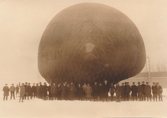 Photo Berlin Treptow Johannisthal, balloon Berlin, 1. WW
