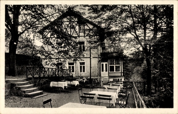 Ak Lößnitz Radebeul Sachsen, Lößnitzgrund, Historisches Gebäude, umgeben von Bäumen, Außenterrass