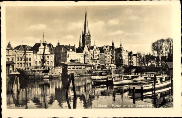 Postcard Hanseatic City of Lübeck, part of the Untertrave, buildings, ships