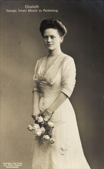 Postcard Elisabeth, Duchess Johann Albrecht of Mecklenburg-Schwerin, portrait