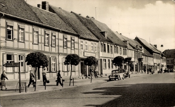 Postcard Pritzwalk in the Prignitz, Karl Marx Street, shop Radio Elektrowaren