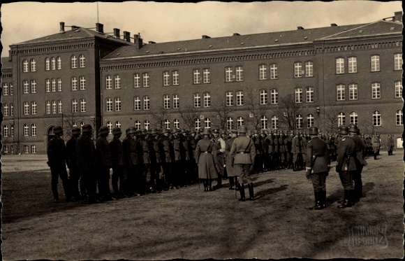 Photo Postcard Legnica Liegnitz Silesia, soldiers 1930, barracks
