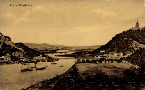 Ak Porta Westfalica aan de Wezer, landschapsgezicht, rivier met boten, heuvels op de achtergrond