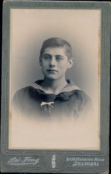 CdV Shanghai, Junger deutscher Matrose in Uniform, Kaiserliche Marine, Fotograf Lai Fong