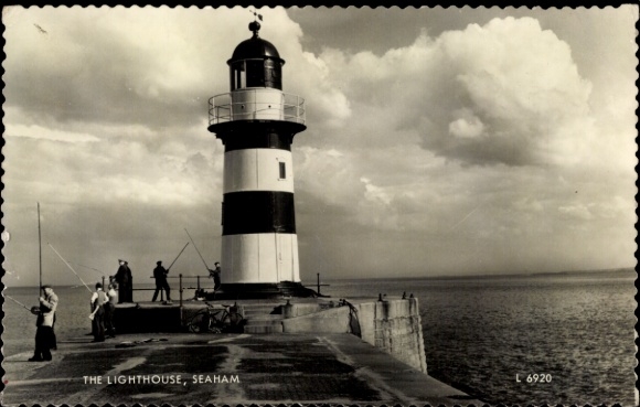 Postcard Seaham Durham England, lighthouse