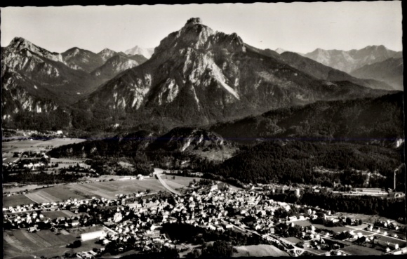 Ak Füssen im Allgäu, Berglandschaft, Stadtansicht, Königsschlösser, Zugspitze, Säuling