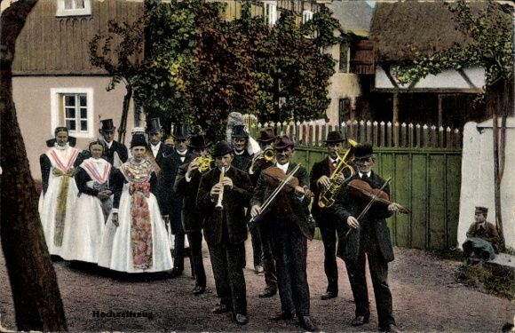 Postcard Piskowitz Nebelschütz in Upper Lusatia, musicians at a Sorbian wedding