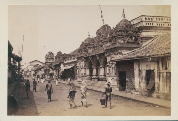 Photo Colombo Sri Lanka Ceylon, street section, temple complex, around 1880