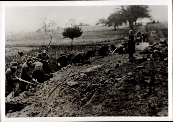 Photo Heinrich Hoffmann, RAD groups build paths to secure supplies, November 1939