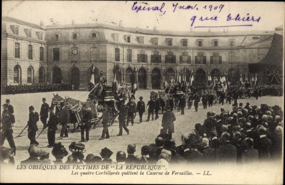 PC Versailles Yvelines, funeral procession, four coroners, French flag barracks