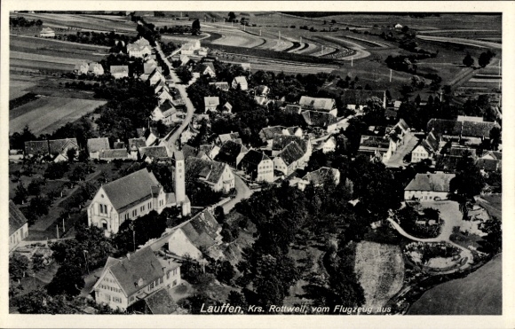 Ak Rottweil am Neckar, Luftaufnahme von Lauffen, Gebäude, Straßen, Landschaft