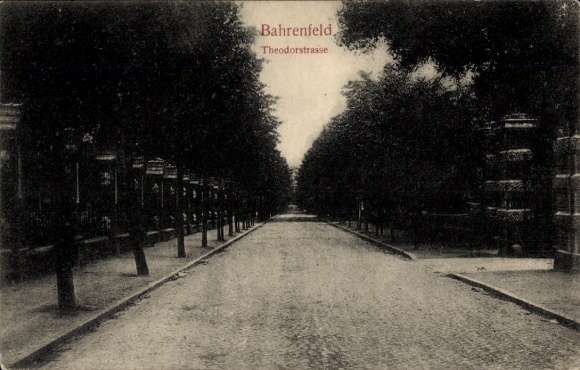 Postcard Hamburg Altona Bahrenfeld, view into Theodorstraße, Allee