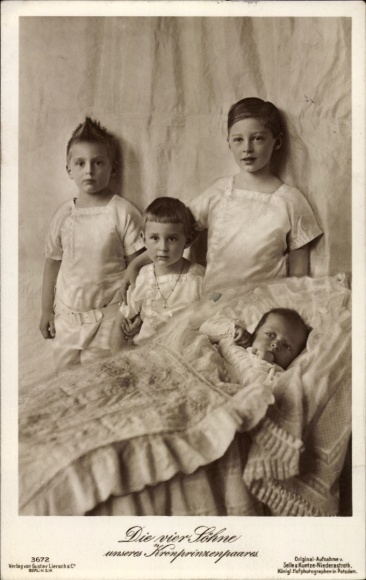 Ak Erbprinz Wilhelm, Louis Ferdinand, Hubertus, Friedrich, Söhne des Kronprinzenpaares