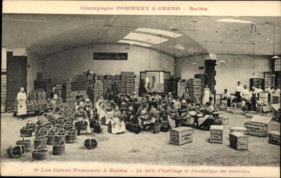 Set with 40 PCs Reims, Caves Pommery, envelope