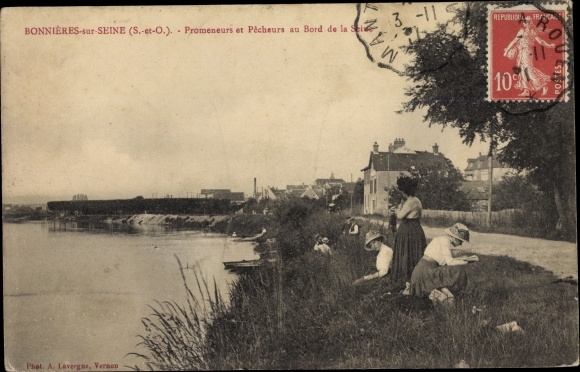 Postcard Bonnières-sur-Seine Yvelines, Walkers and Fishermen along the Seine