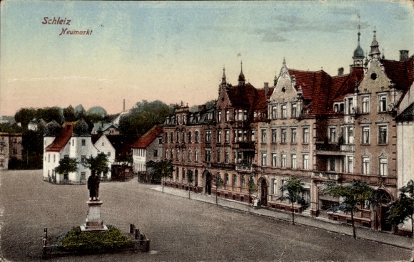 Ak Schleiz im Vogtland Thüringen, Neumarkt, Stadtansicht, Statuen,  Gebäude