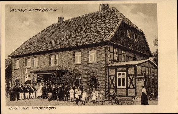 Ansichtkaart Feldbergen Söhlde in Nedersaksen, Gasthaus Albert Bremer, totaaloverzicht, groepsportret
