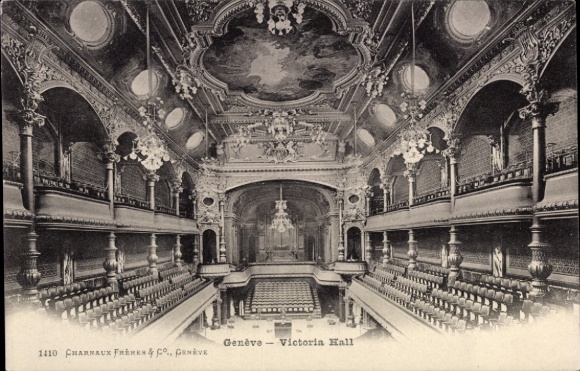KP Genewa Miasto Szwajcaria, Victoria Hall w architekturze, puste siedzenia, dekoracyjny sufit